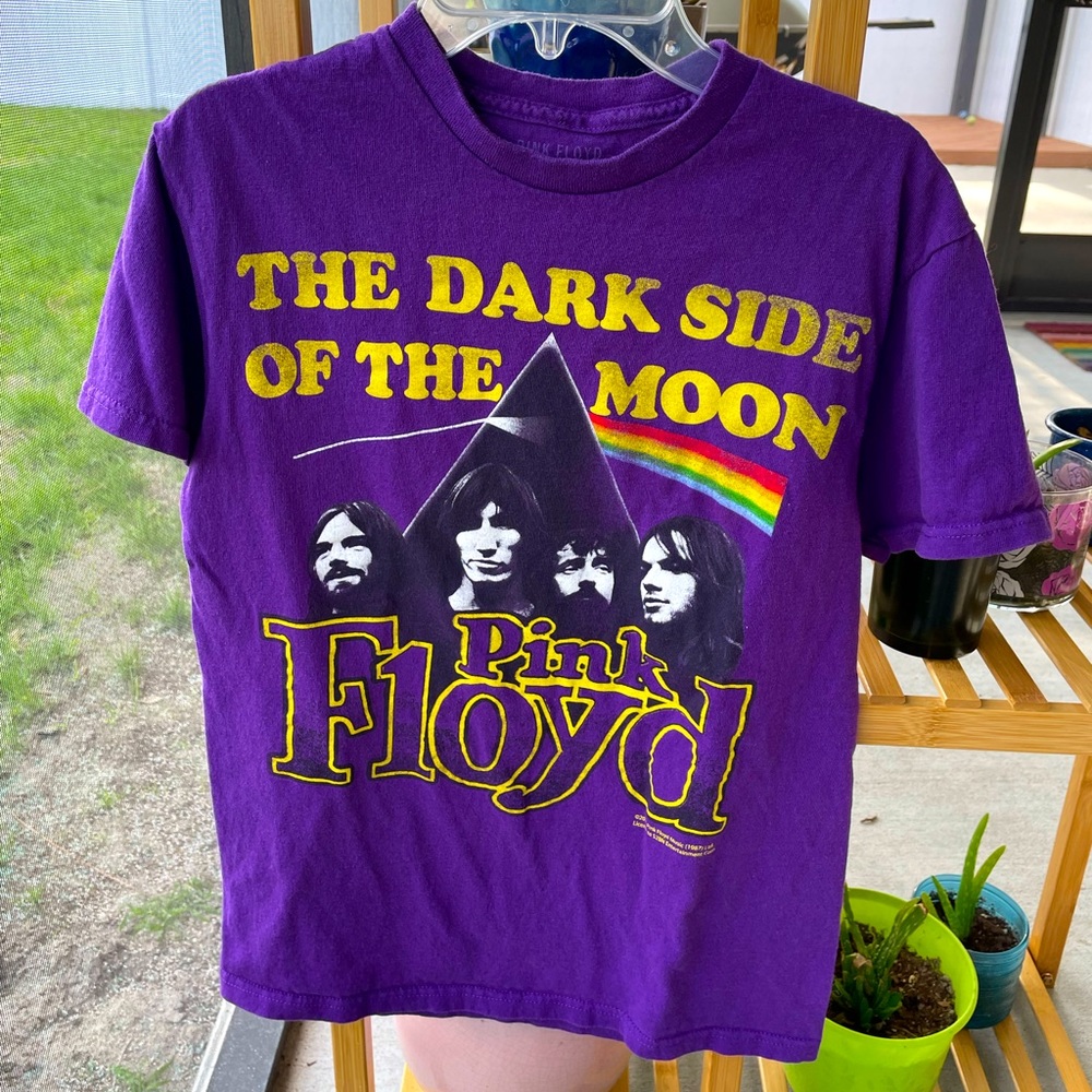 ☀️ Pink Floyd Dark Side of the Moon, Purple, Licensed Adult Size SM 🌙